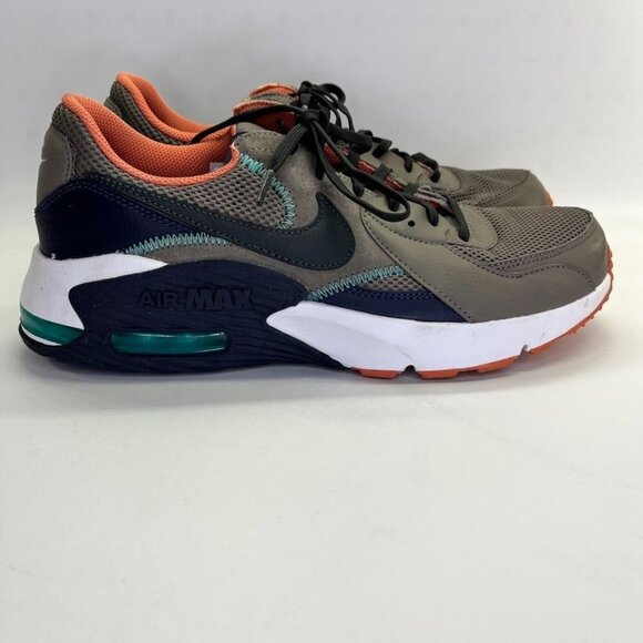 Athletic_Shoes